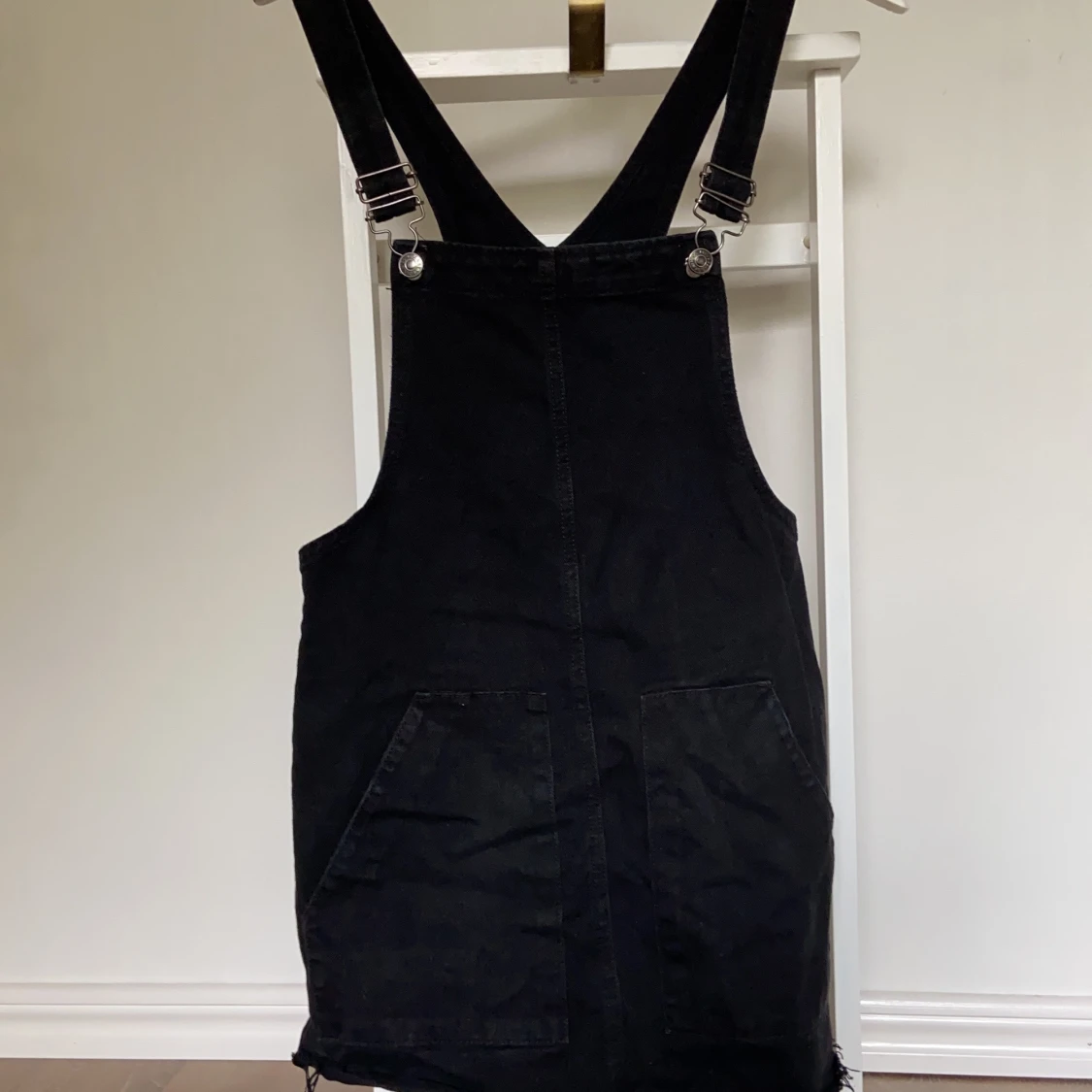 Kjol med hängslen, S - 90