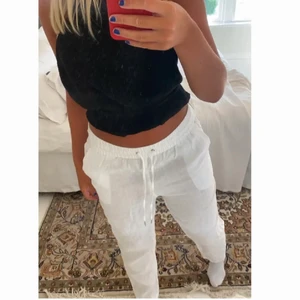 Vita linnebyxor  - Vita nya linnebyxor ifrån h&m slutsålda , Köparen står för frakt BUD NU - 410 köp dirket för 500