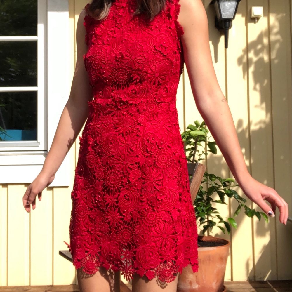 Röd klänning s - Klänningar | Plick Second Hand