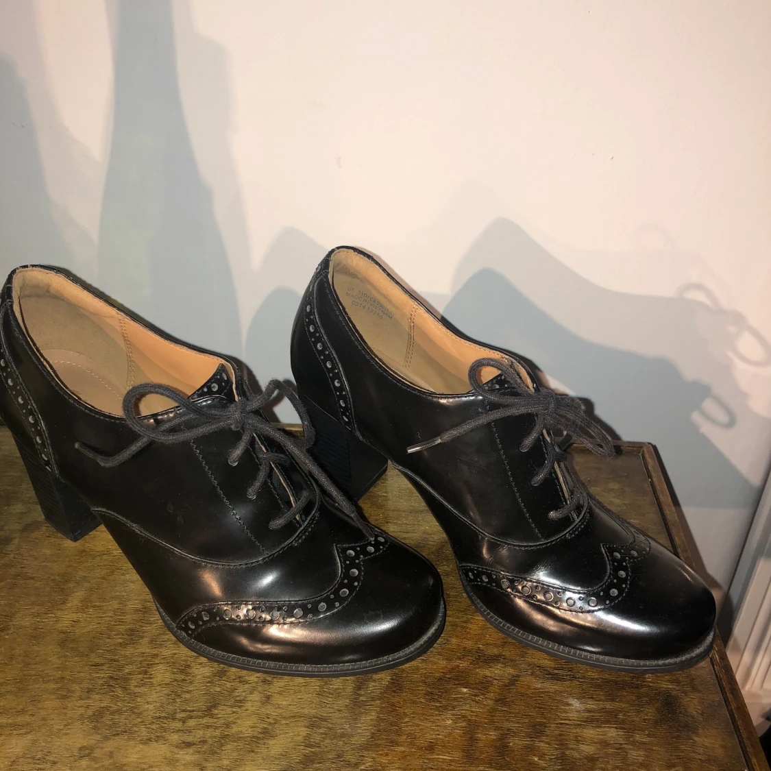 Svarta lack klackar - 90