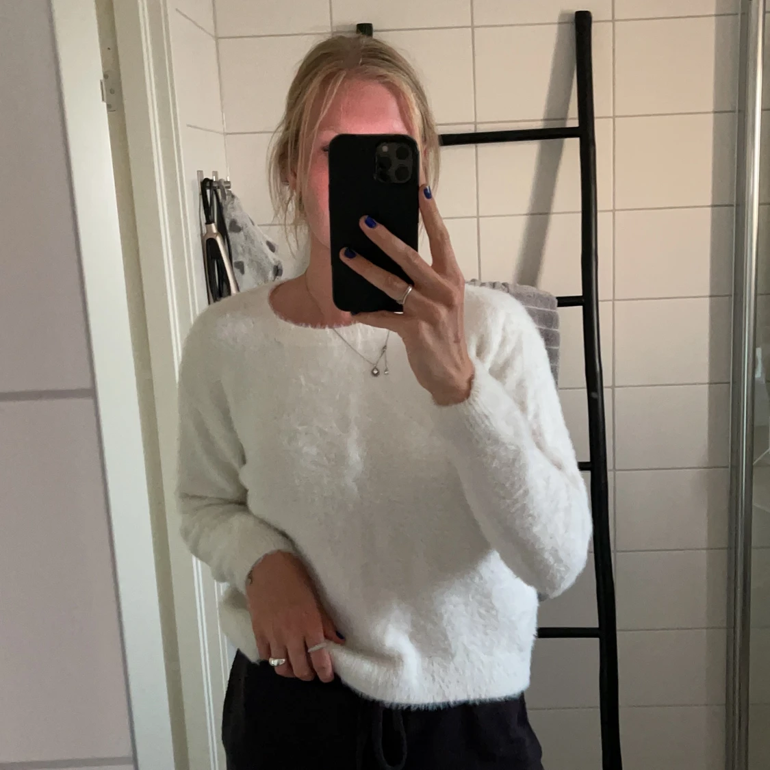 Super mysig vit stickad tröja