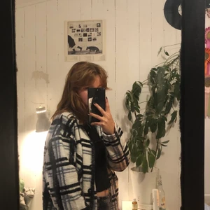 Vår/höst jacka - En fin jacka ifrån Cubus i storlek M, passar fint till hösten och våren. Aldrig använd❣️