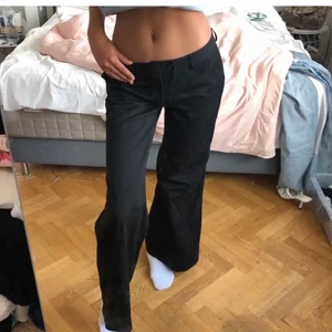 Lågmidjade Kostymbyxor  - Skitbsygga och köpte i london, pris kan diksuteras