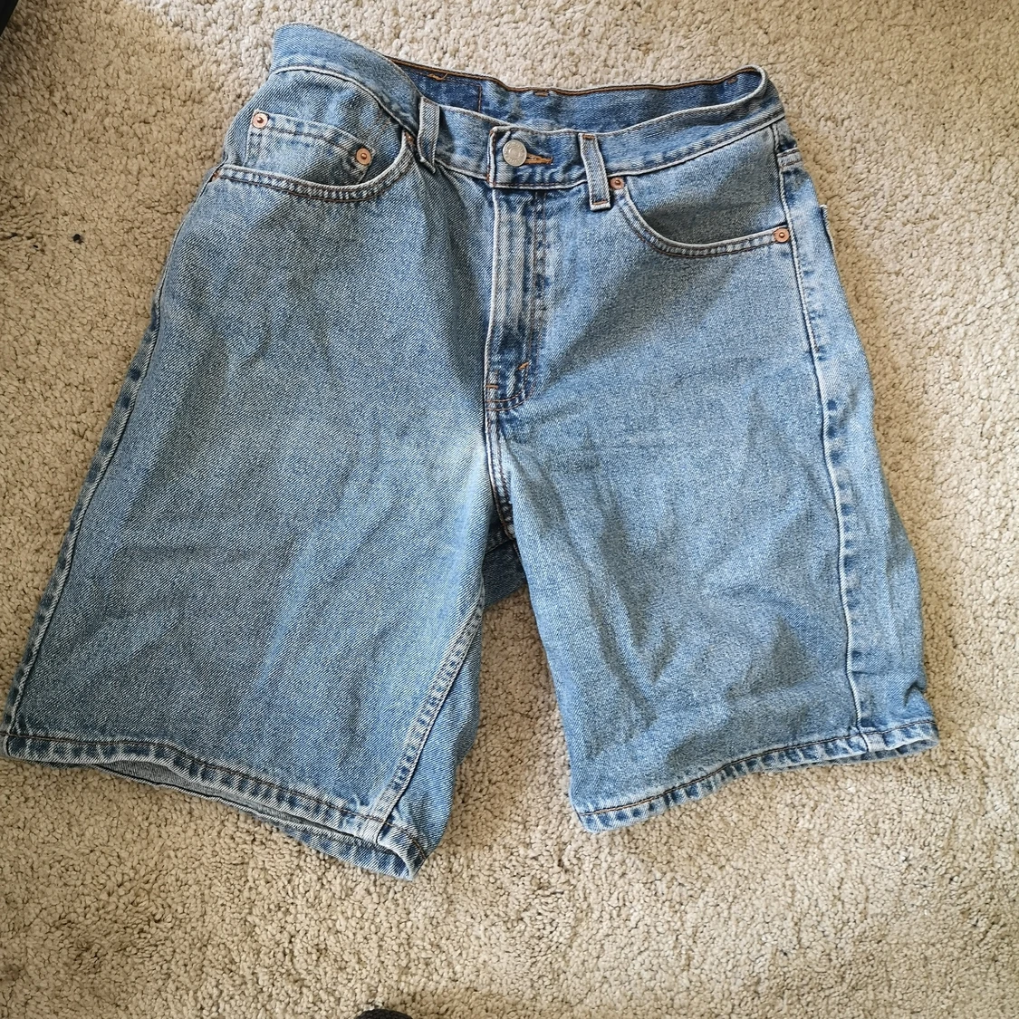 Jeansshorts från Levi's i W30 - 90