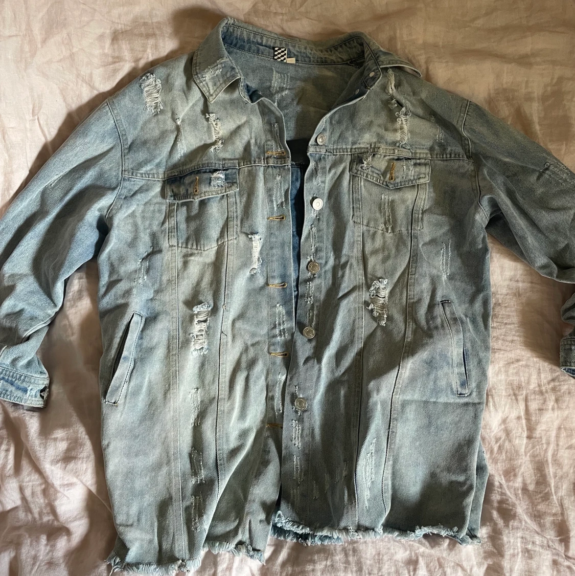 Oversized ripped jeansjacka 🤍 - 90