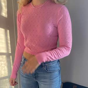 Världens finaste rosa zara tröja! Köpt i våras 💗 passar mig som har S