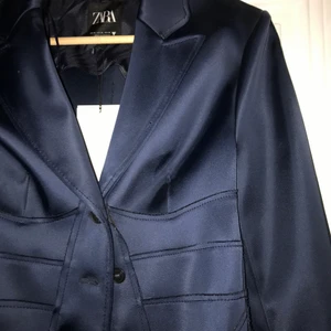 Dark blue Zara blaser  - Dark Blue Zara blaser in satin-like fabric. Sassy and nice. Size M but suits S. Never used