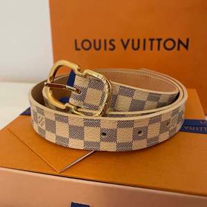 Ett äkta Louis Vuitton bälte i bra skick <3 buda gärna <3 tar swish, paypal och kan mötas upp.