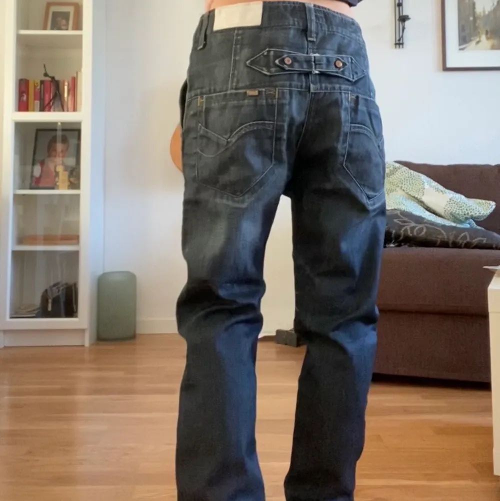 Supersnygga lee jeans som tyvärr är för stora för mig, storlek w28 l31! Skriv privat för fler bilder/mått!. Jeans & Byxor.