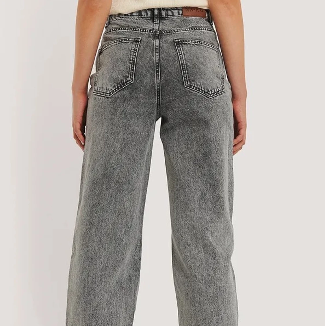 Grå jeans