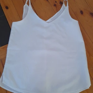 Vitt linne från trendyol i storlek 36 - Vitt linne från trendyol i storlek 36