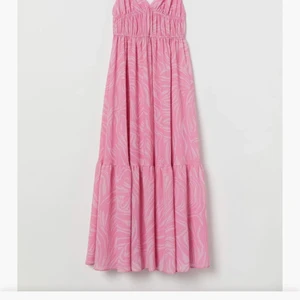 Söker denna klänning - Söker denna klänning i st 34-36❤️