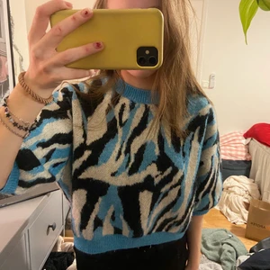 Tröja - Säljer denna jättesnygga tröjan från zara