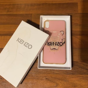Kenzo - Säljer detta super snygga kenzo skal som jag köpte för några år sedan. Säljer då jag har en annan mobil men super ballt vekrligen!!