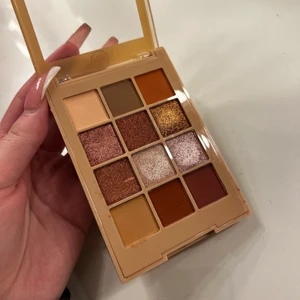 Ögonskugga  - Ögonskugga bara testad en gång, frakt tillkommer på 26kr