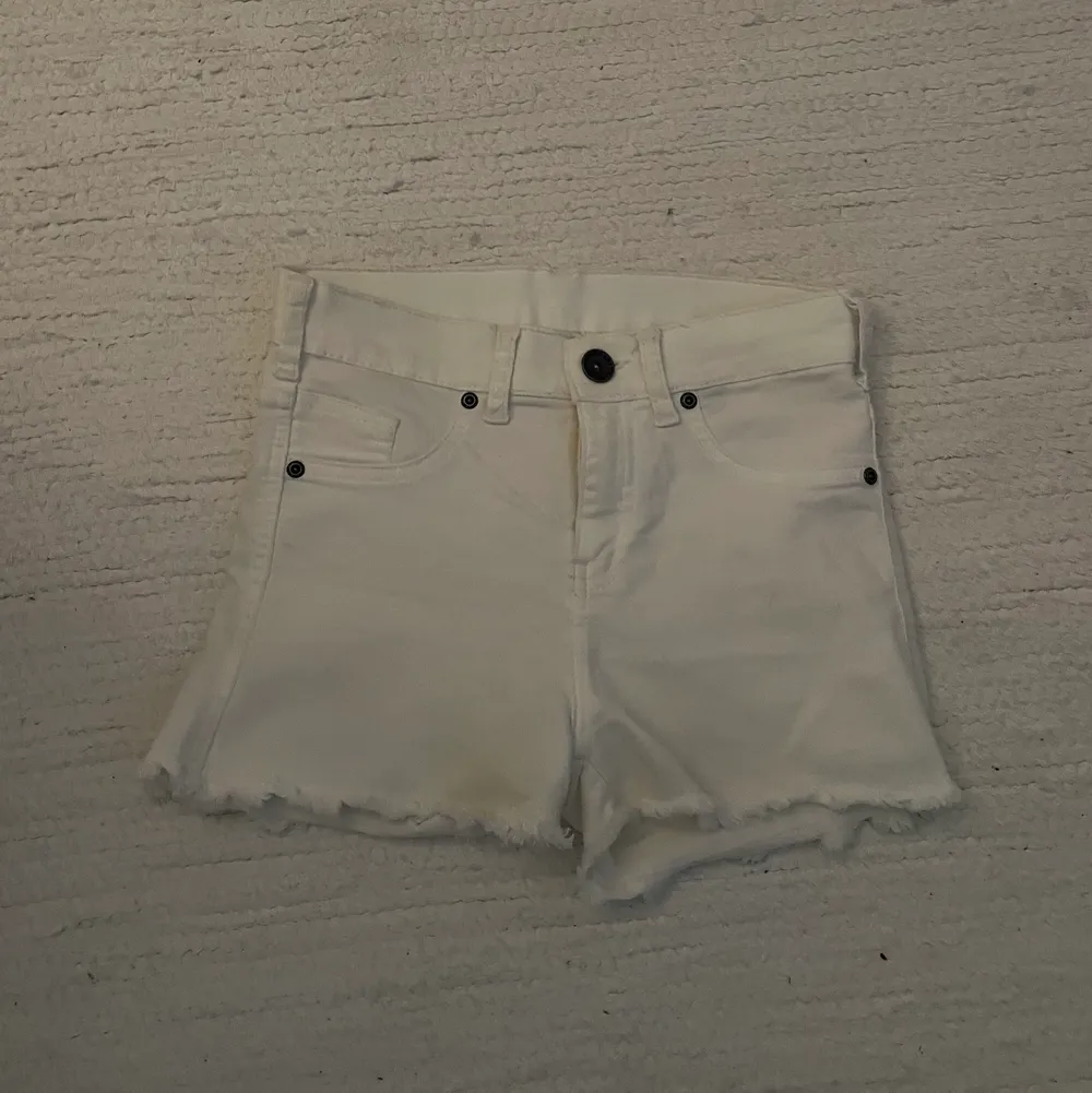 Vita shorts från Dr. Denim, storlek S.. Shorts.