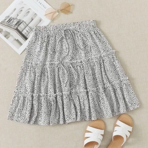 Snygg kjol - Supersnygg kjol från shein! Passar inte min stil därför säljer jag!💗 Endast testad!