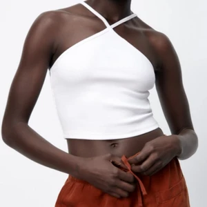 Vitt zara linne - Vitt fint linne från zara! Storlek M men skulle säga att den sitter mer som en S❤️