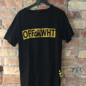 Off wht t-shirt  - Fake off wht t-shirt! Mycket bra skick! 