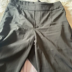 Basic ”kostym/mjukis byxor” - Super sköna byxor i storlek S, säljer för att de är för små för mig. De är också lite knottriga.