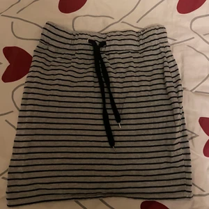 Enkel randig kjol✨ - Enkel, skön kjol från Missguided✨