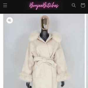 Cashmere Coat - Multiple colors in both short and long. Wool and cashmere coat with real fox fur cuffs and hood. boujeebitches.myshopify.com