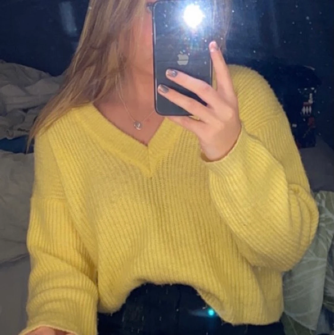 Gul stickad tröja  - 90