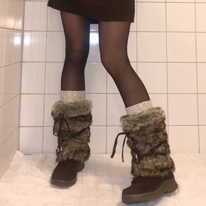 NYA FLUFFSKOR - Vinterns mysigaste skor!! Endast använda inomhus en gång så perfekt skick! 