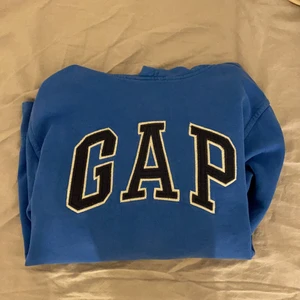 GAP - Blå GAP hoodie storlek L/kids. passar alla under 170
