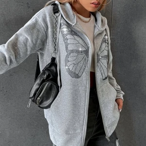 Hoodie  - Hoodie som är använd en gång, säljes pga inte riktigt min stil. Storlek S/M. 