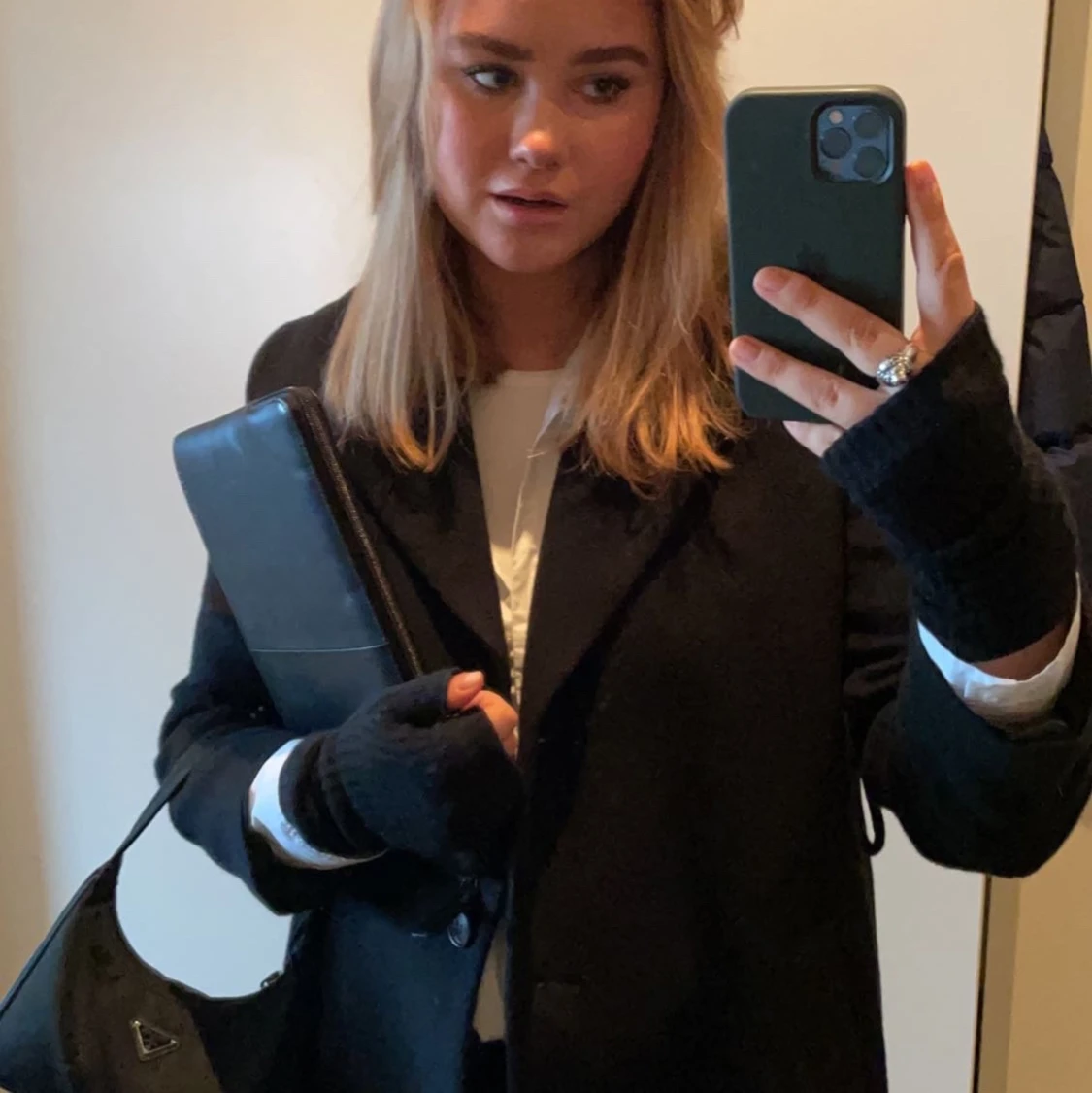 Svart kappa från other stories