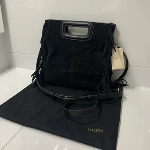 Maje väska  - Säljer min fina maje väska pga att den inte kommer till användning! Bra skick! Dustbag tillkommer! Köparen står för frakten och betalning sker via swish. 