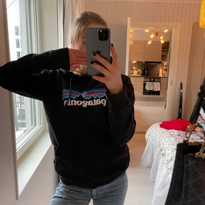 Patagonia hoodie - Patagonia hoodie (självfallet äkta), knappt använd💙