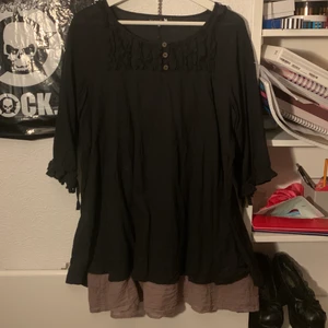 Bohemisk klänning/ tunika - Jättefin tunika/ klänning. Är ganska kort men man kan ha byxor under!