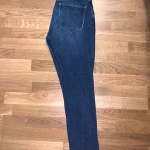 Neuw Iggy Skinny-Cave - Jeans Neuw Iggy Skinny-Cave köpt på Volt för 1199kr. Använda 1 gång.