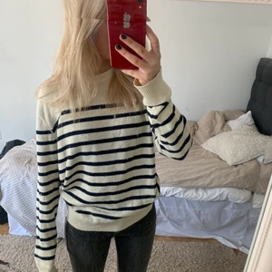 Randig stickad tröja - En jättefin randig stickad tröja