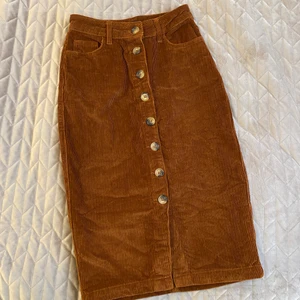 Manchester kjol - Supersöt Manchester kjol som är använd ett fåtal gånger. Sitter fint på kroppen i storlek s. Köparen står för frakten.