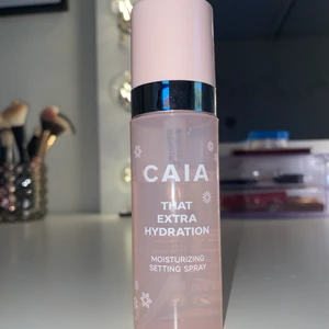 Caia settingspray💓 - Caias settingspray ifrån deras julkalender (limiterad edition)🌸 i princip hela kvar! 