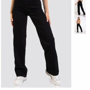 svarta Madlady jeans  - Säljer dessa supiner fina och oanvända jeansen från madlady pga att dem är förstora . Köpta för 549 och säljer för 320 +frakt, men priset kan diskuteras. 