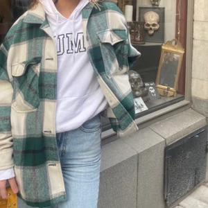 Vårjacka - Säljer denna trendiga vårjacka i storlek S! 🧚🏼🧚🏼