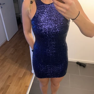 Klänning från Ivy Revel - Superfin klänning från ivy revel som endast är använd 2 gånger, stl S