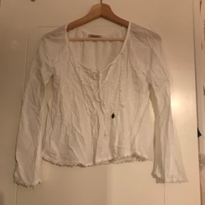 Vit somrig blus - Somrig lös blus i fint skick 