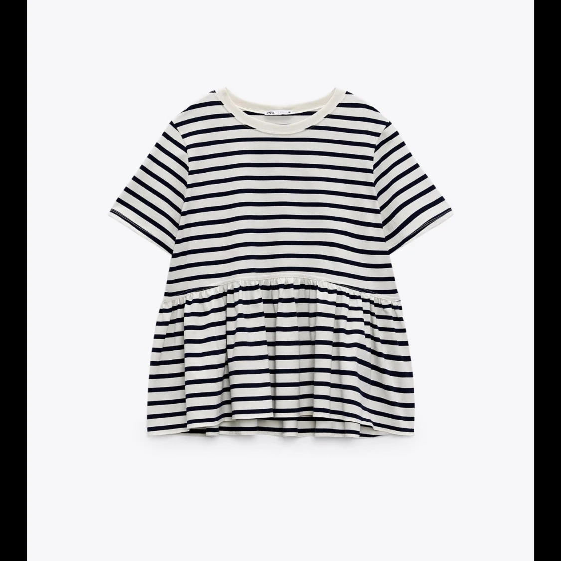 Randig volang tröja.