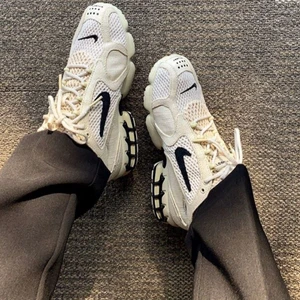 Stussy x Nike - Stussy x Nike cage dojjer, storlek 43. Endast provade