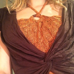 Fin tröja  - Jättefin o speciell tröja jag köpte i Berlin i somras men som nt kommer till nån användning längre⭐️