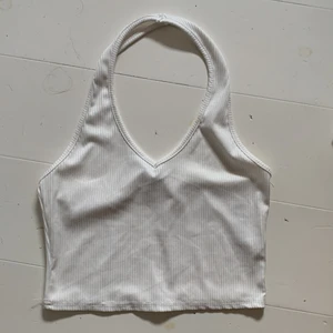 Vit halternecktopp🤍 - Fin halternecktopp i storlek S, oanvänd🤍