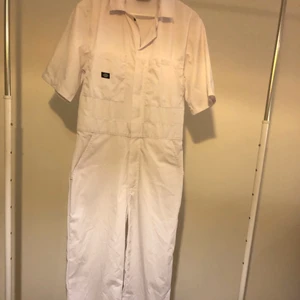 Oversized Dickies jumpsuit  - Dickies jumpsuit, sitter på modellen som är 168cm som på 3e bilden