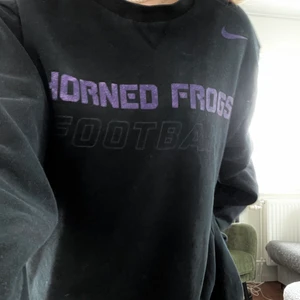 Nike sweatshirt  - Supersnygg sweatshirt från Nike, storlek L! Kommer tyvärr inte till användning längre💕 200kr + frakt💕