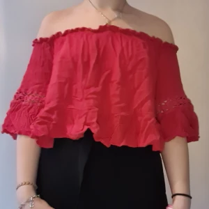 Offshoulder topp - Lätt och skön topp, knappt använd