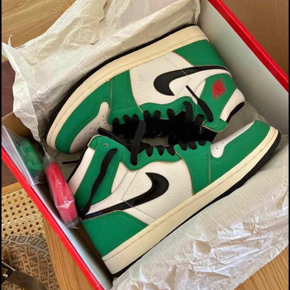 Jordan 1 gröna och röda